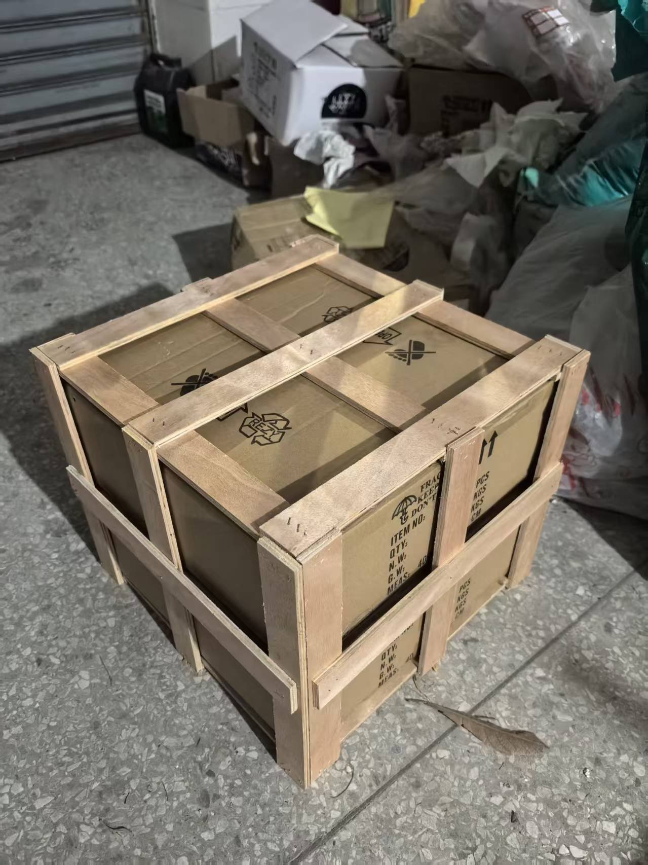 Chandelier packed into a crystal-safe export carton before dispatch